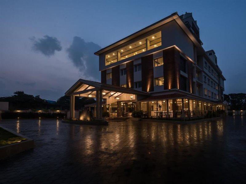 Hotel Aadrika Chikmagalur Bagian luar foto