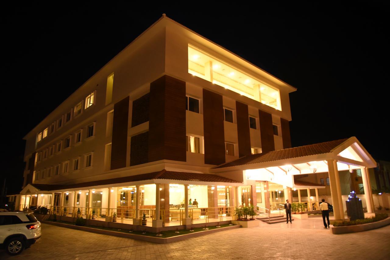 Hotel Aadrika Chikmagalur Bagian luar foto