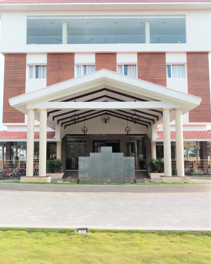 Hotel Aadrika Chikmagalur Bagian luar foto